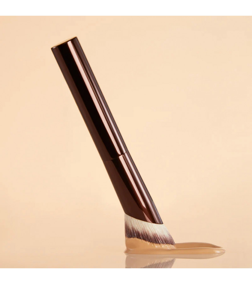Ambient Soft Glow Foundation Brush
